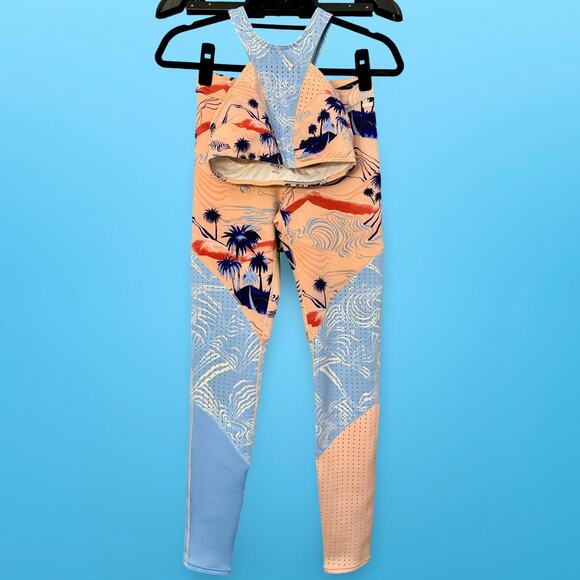 Roxy Hawaiian Palm Tree Rash Guard - Excellent Condition! - Picture 2 of 12